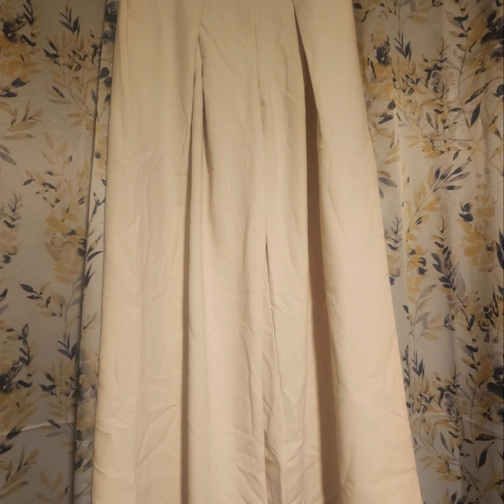 Pleated wide-leg pants